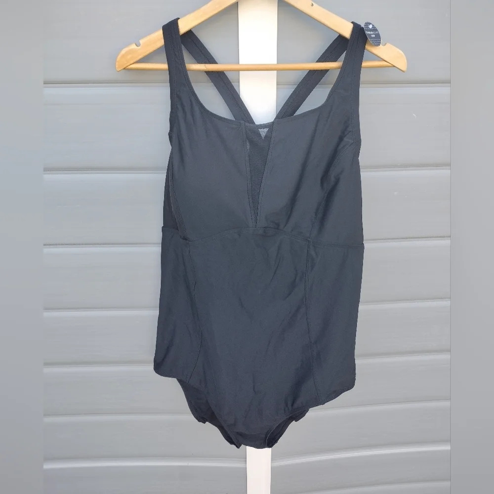 Torrid Swimsuit Women’s Black Mesh Inset Keyhole Wireless Active Size 3